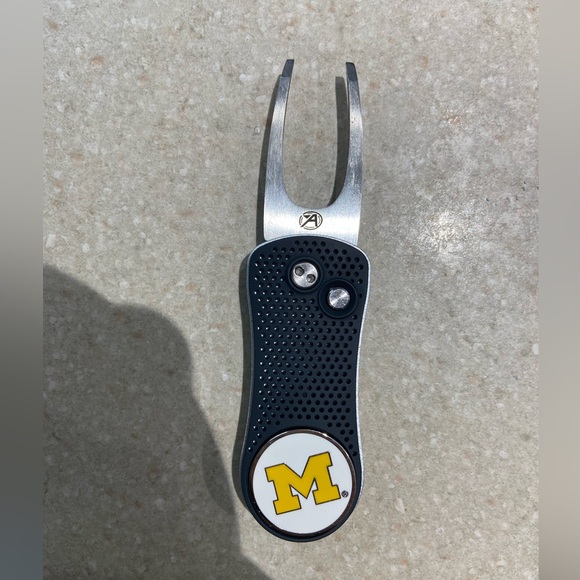 Golf divot tool - Picture 1 of 5